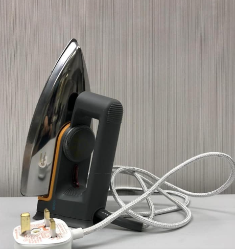 Lucid Dry Iron LM 1801  is an electric iron built of Stylish black finish with a compact body.