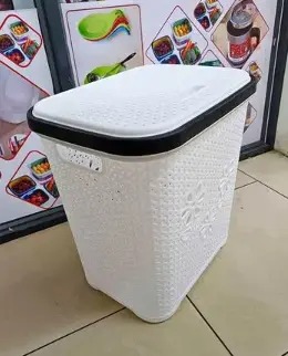 Plastic Laundry Basket With Lid – Durable Household Clothes Storage & Organiser, Easy Carry Handles, Waterproof & Large Capacity for Laundry, Bedroom, Bathroom
