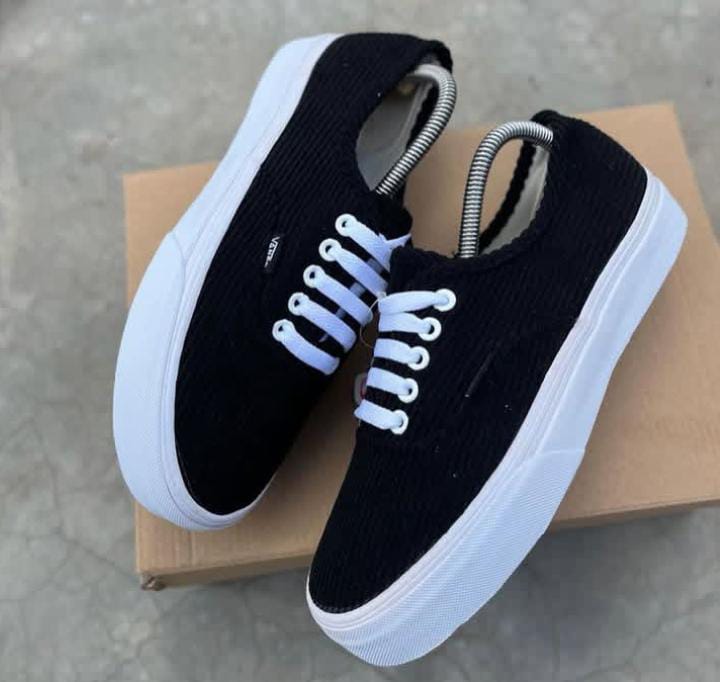 Unisex Vans Style Corduroy Sneakers Casual Shoes for Men and Women Comfortable Lightweight Streetwear Trainers Durable Everyday Fashion Shoes Soft Corduroy Upper Sizes 38 to 46