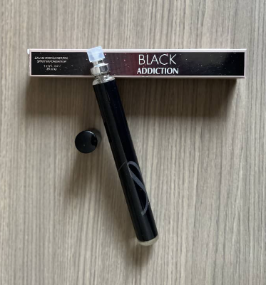 Eau De Parfum Natural Spray Vaporisateur 35ml  collection with a sophisticated, long-lasting scent experience, that can last up to 8 hours or or more on the skin