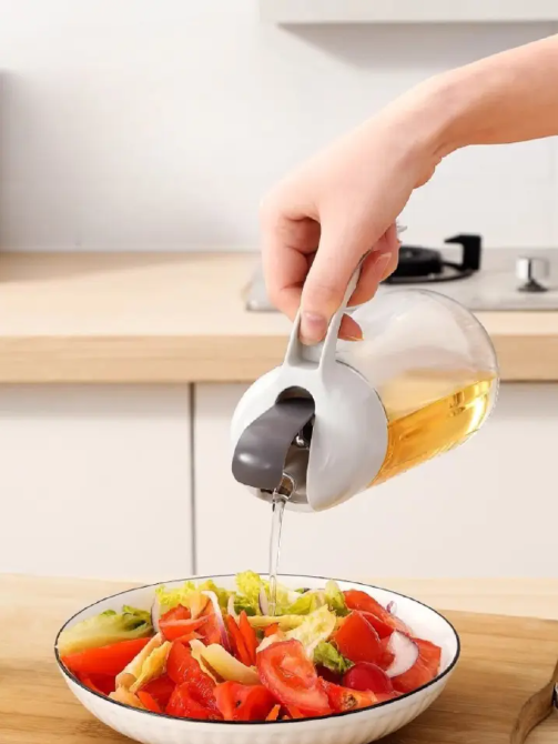 Auto Flip Olive Oil and Vinegar Dispensers Glass Oil Bottle with Non Slip Handle for Soy Sauce Olive Oil Vinegar Kitchen Cooking (650 ML)