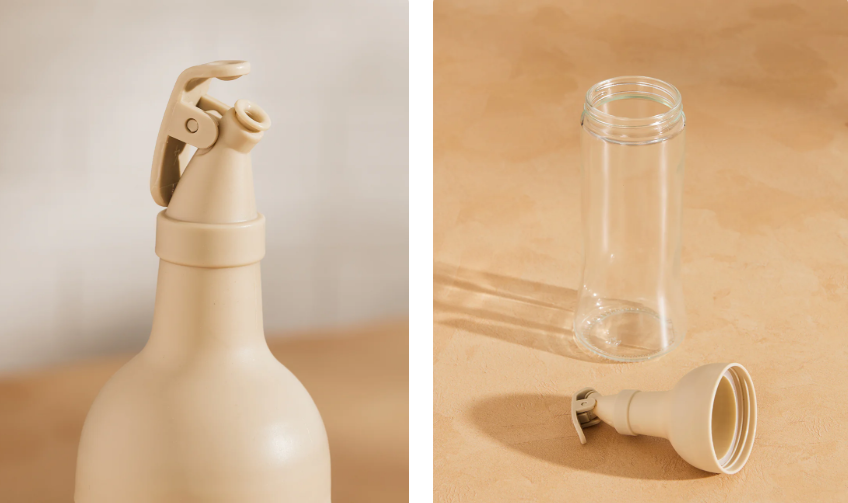 Transparent Solid Glass Oil Dispenser with Acrylic Lid for Home and Pantry Airtight Food Jar Glass Container for Kitchen Free-Flow Pourer Spout, BPA Free, Leak-Proof Lid 2-in-1 glass oil sprayer