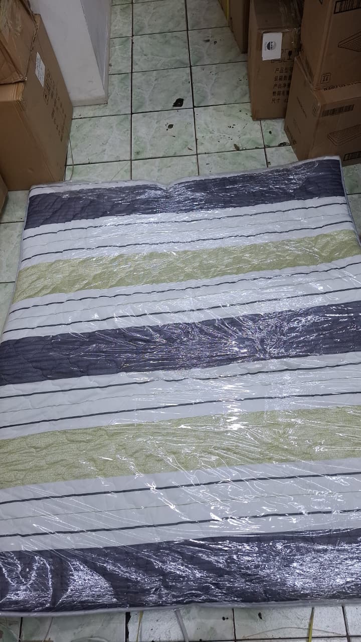 🔥🔥( 5 by 6 )MATTRESS TOPPERS , HIGH QUALITY MATTRESS TOPPERS, PORTABLE MATTRESS TOPPERS, DURABLE MATTRESS TOPPERS.