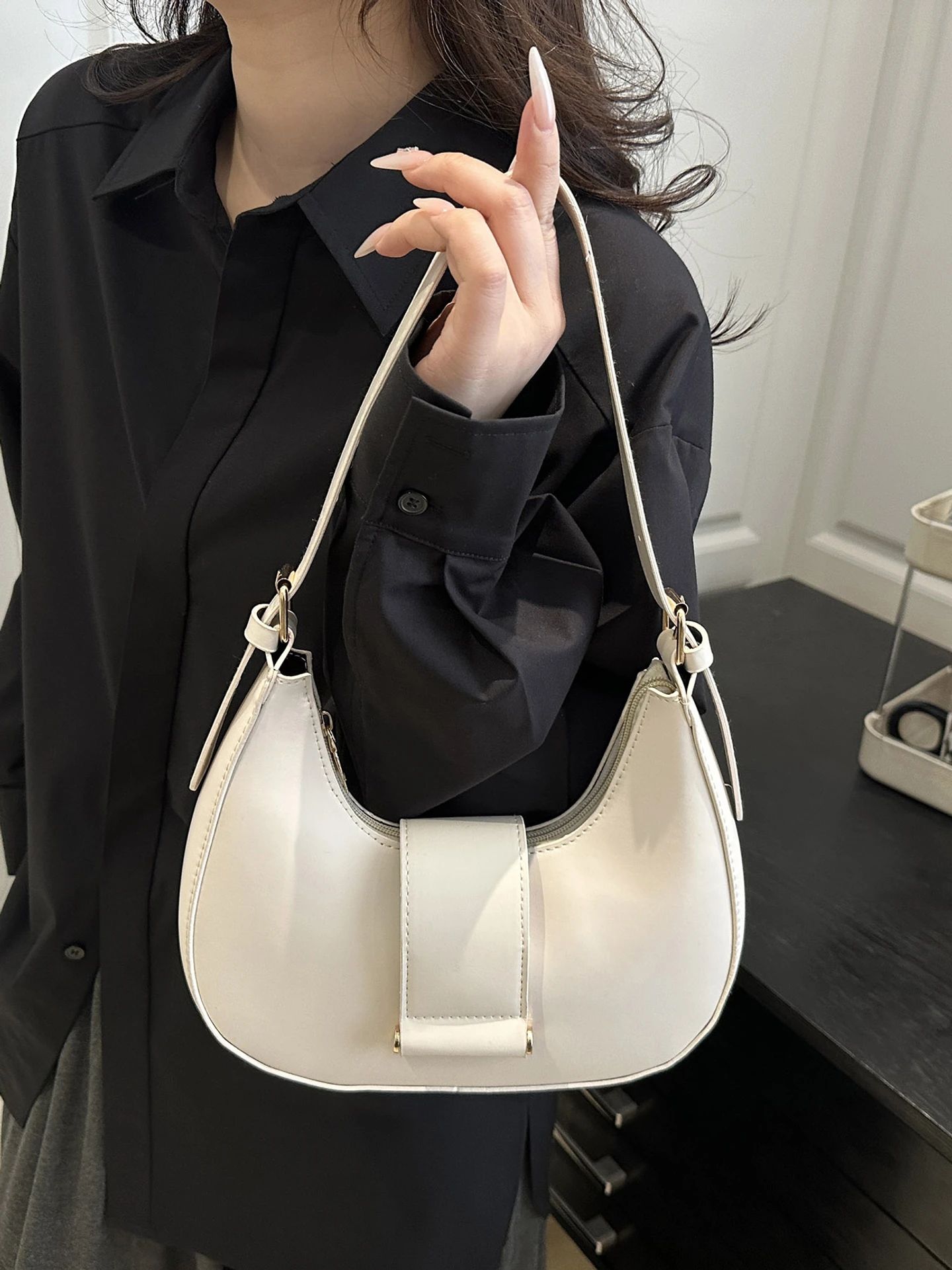 🔥 NEW HOT TREND!!! Women’s Stylish PU Leather Shoulder Saddle Bag – Soft, Casual, Everyday Handbag with Phone Pocket