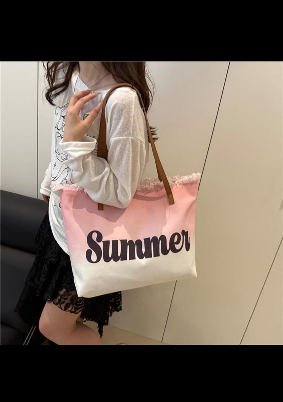 Tote Bag 
New Arrival Large Capacity Canvas Bag, Tote Shoulder Bag, Its a Cross Body Bag For Women
