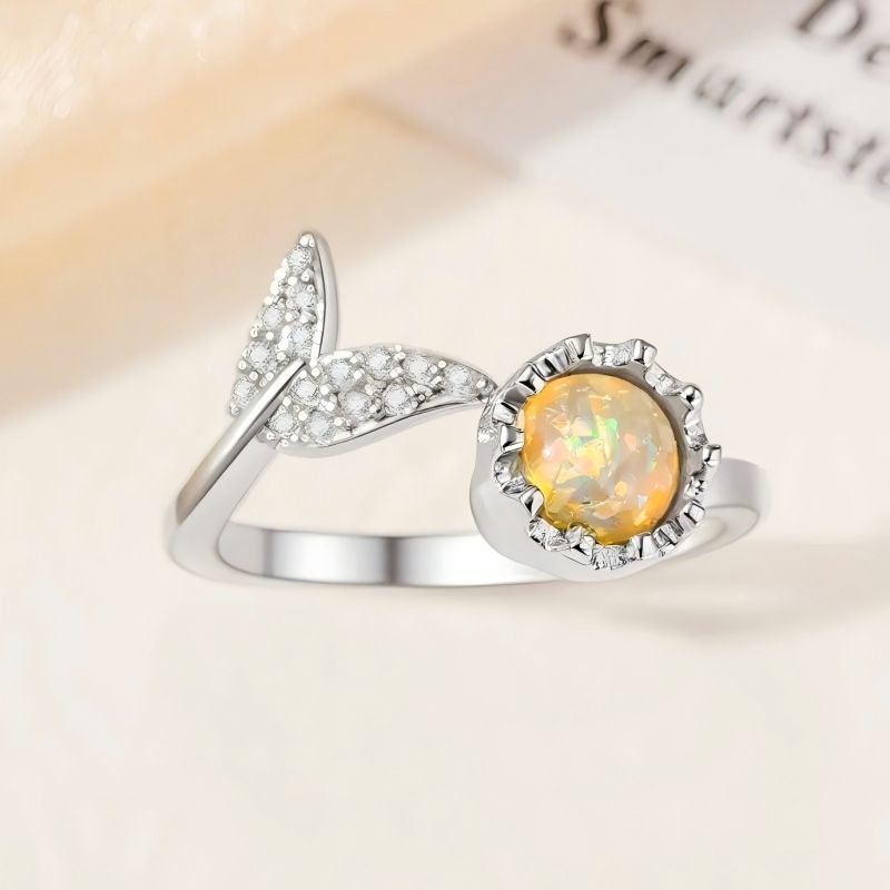 Trendy daisy spinning ring, suitable for women, stylish and simple design, a creative accessory for women to relieve stress and anxiety