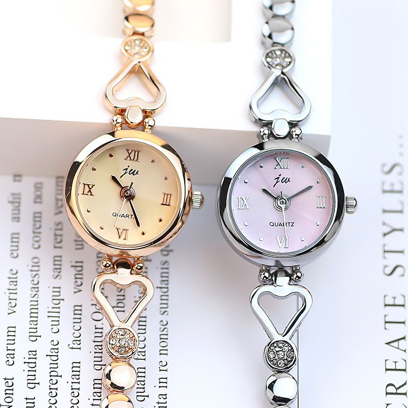 Women Luxury Quartz Bracelet Watch Elegant Heart Design Ladies Wrist Watch Fashion Gift for Girls Girlfriend Unique Stylish Small Dial Wristwatch