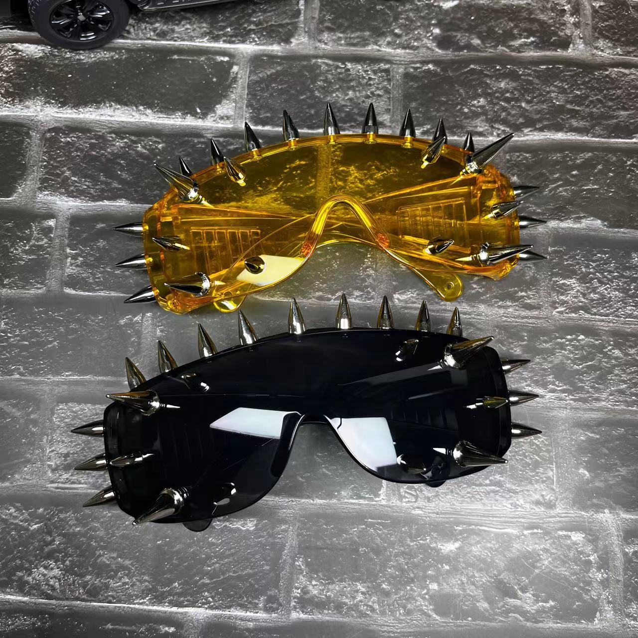 Spike Sunglasses Punk Rivet Goggles Men Women Futuristic Shield Shades UV400 Party Rave Eyewear