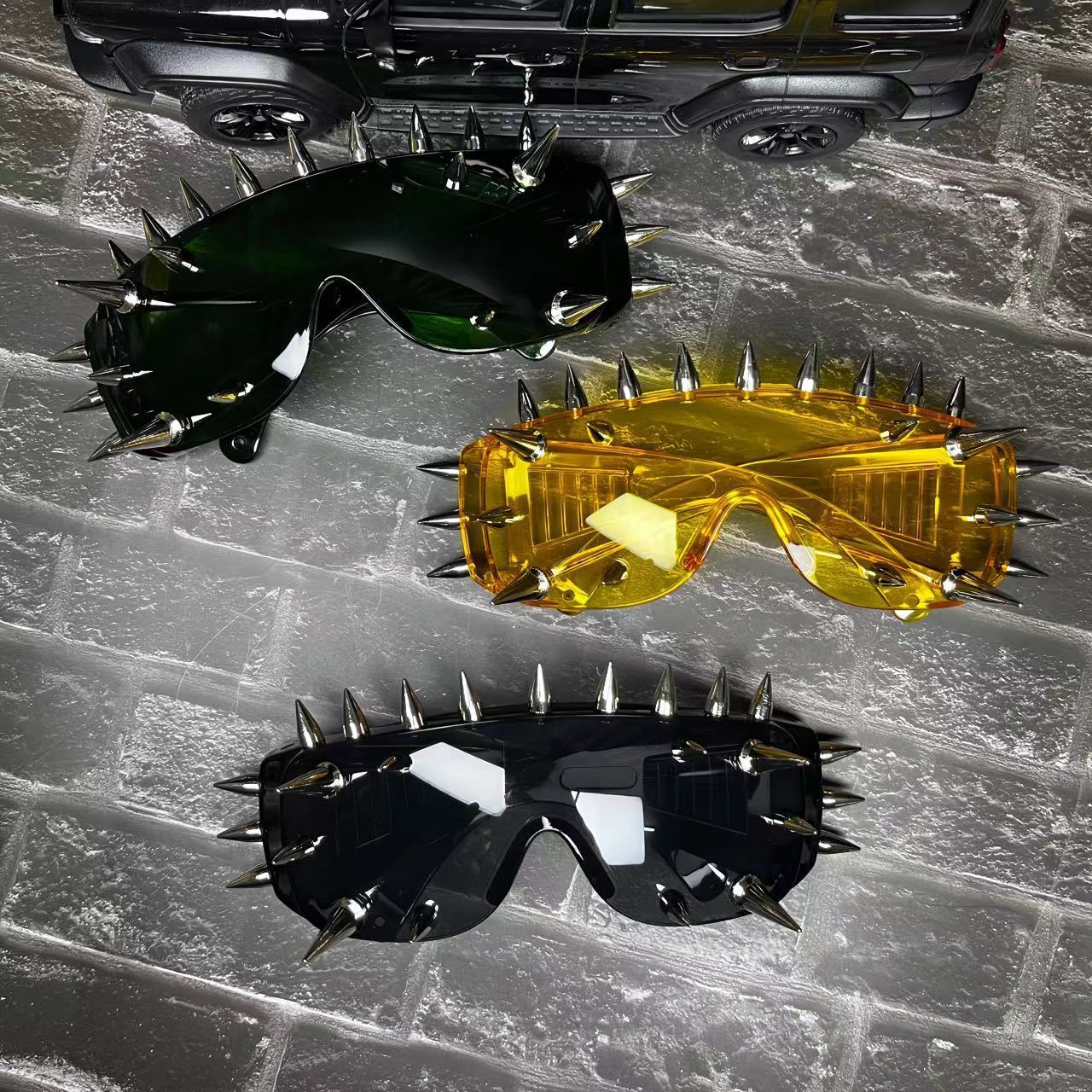 Spike Sunglasses Punk Rivet Goggles Men Women Futuristic Shield Shades UV400 Party Rave Eyewear