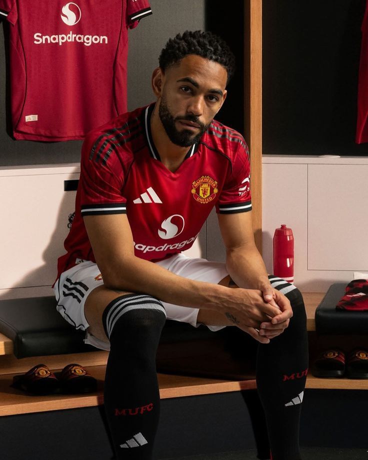 Manchester United 2025/26 Home Kit | Special Edition Collab | V-Neck Design