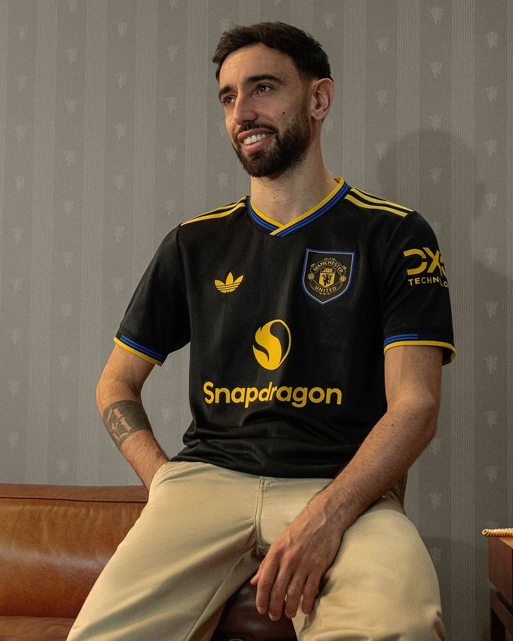 Manchester United 2025/26 Third Kit | V-Neck Collab Edition | Limited Release