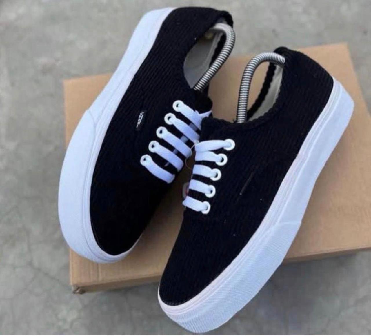 Vans Corduroy Black