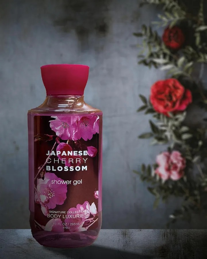 4 Pack Dear Body Cherry Blossom Contains Shower Gel, Body Splash, Body Cream and Body Lotion Sweet Fresh Scent Keep Fresh Body Washes 4 in 1 Signature Collection Body Luxuries Set