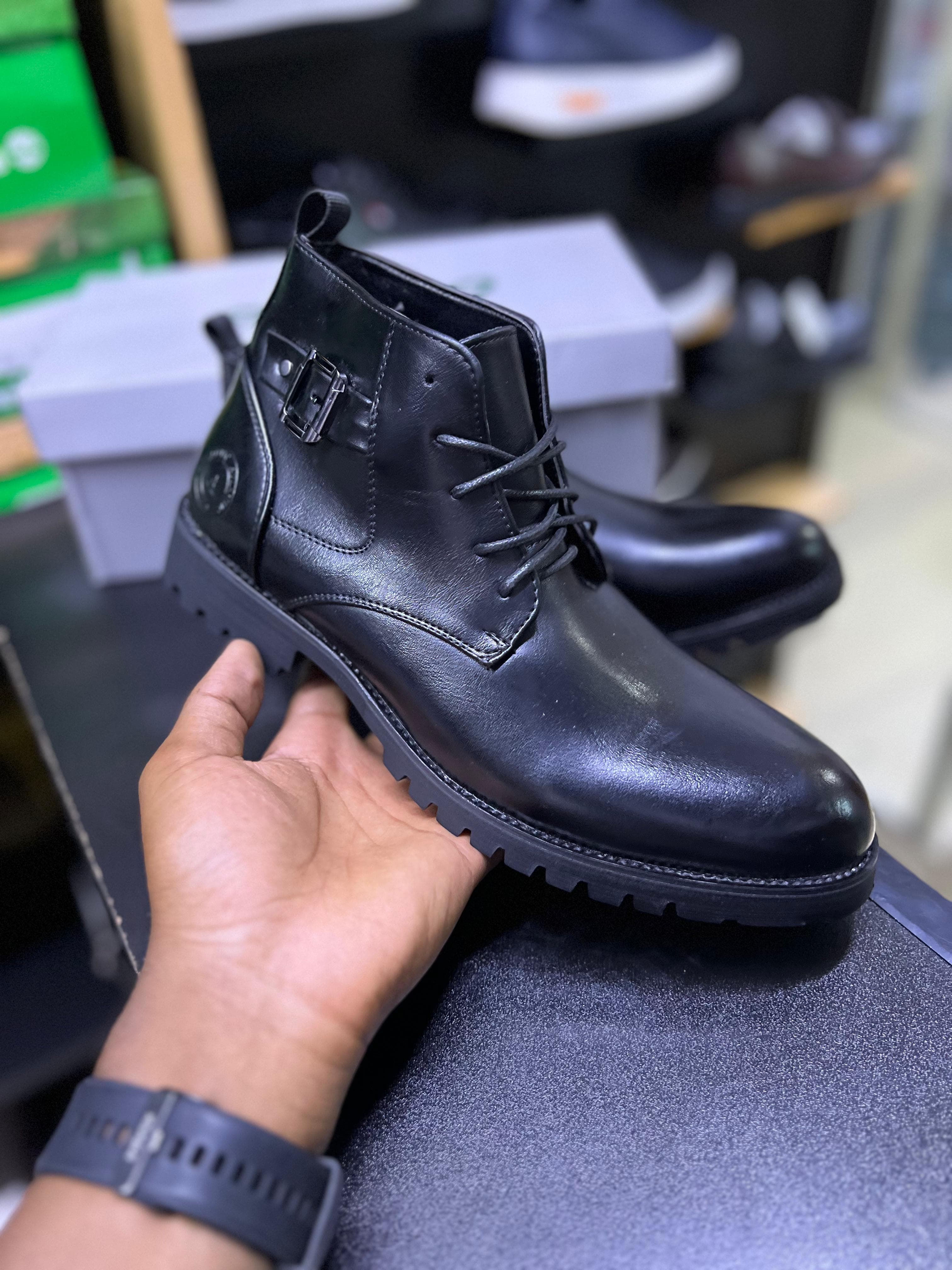 Men’s Classic Black Leather Ankle Boots – Stylish Buckle Design