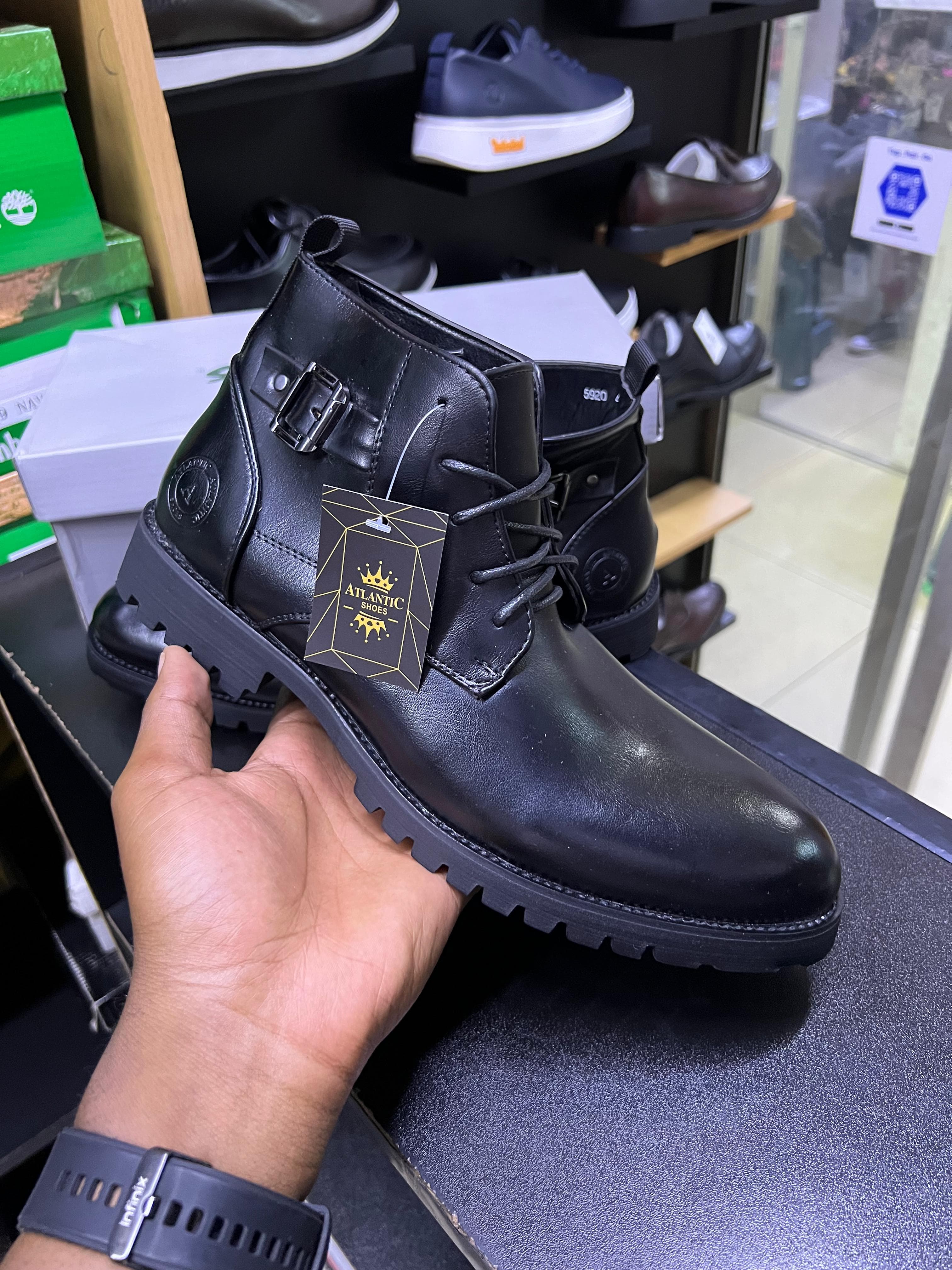 Men’s Classic Black Leather Ankle Boots – Stylish Buckle Design