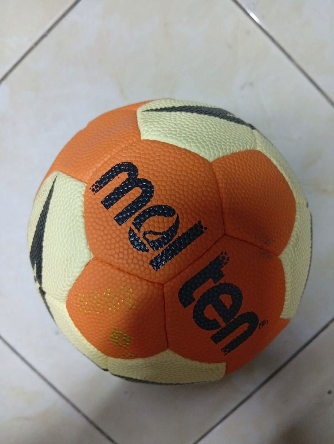Molten Handball Size 2 – Official Training & Match Ball with Textured Grip, Durable Panels, and Vibrant Orange Cream Design for Schools, Clubs, and Professional Play
