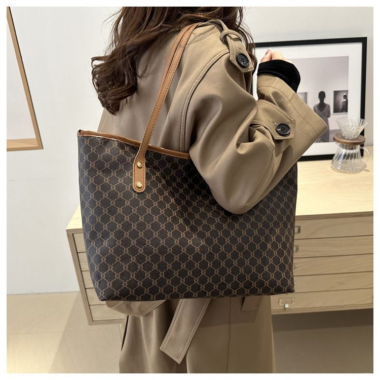 High quality cross-border new two-piece set of large capacity tote bag foreign style with network red explosive handbag bag woman Khaki one size