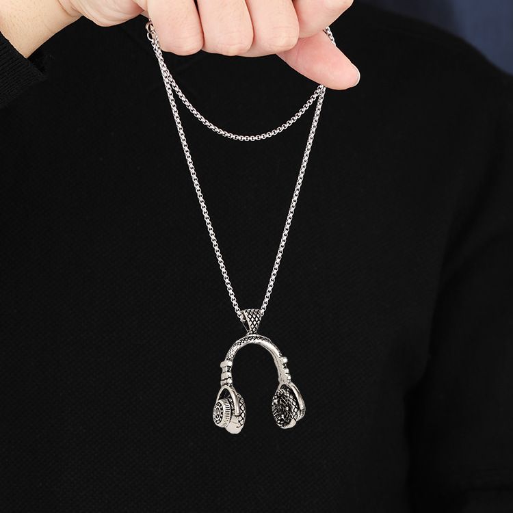 European and American cross-border popular rock music headphones pendant necklace accessories men's hip-hop titanium steel long sweater chain wholesale 01 ONE SIZE