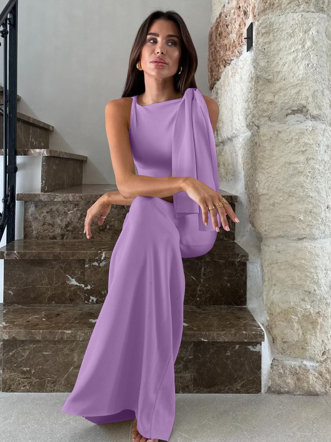 The new women's dress in summer is a solid color sleeveless one-shoulder ribbon slim long dress suitable for daily leisure commuting party dinner dress.