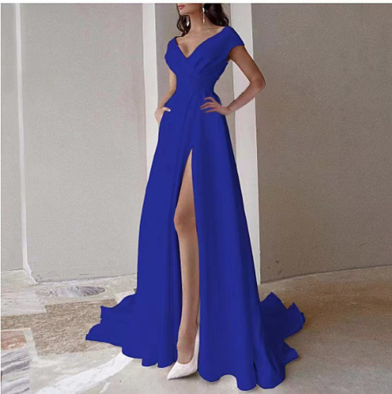 New women's dresses in summer are solid colors, short sleeves, V-neck, waist, big skirt and split long dresses, which are suitable for daily leisure commuting party dinner dresses.