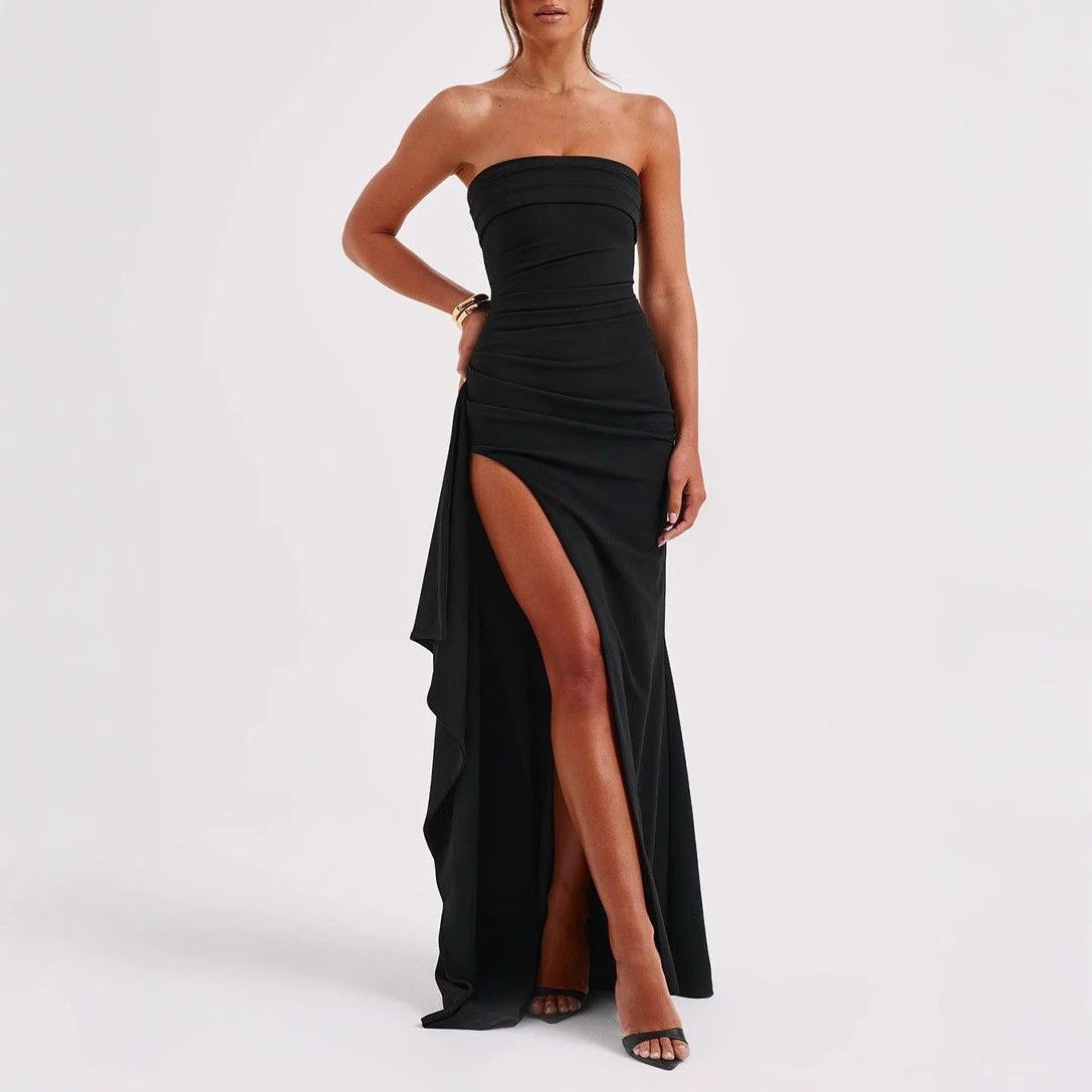 New women's dresses in summer are solid colors, sleeveless tube tops, strapless, irregular split long dresses, which are suitable for everyday casual parties and dinner dresses.