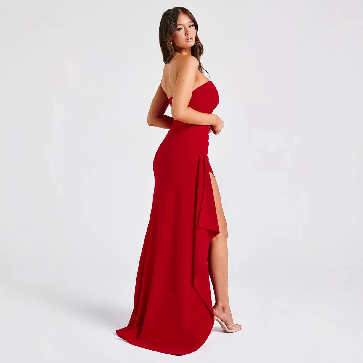 New women's dresses in summer are solid colors, sleeveless tube tops, strapless, irregular split long dresses, which are suitable for everyday casual parties and dinner dresses.