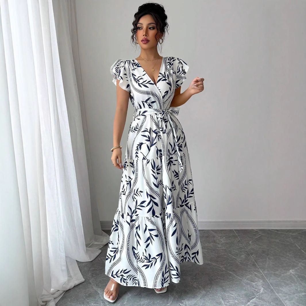 New women's dresses in summer are fashionable and elegant, printed with short sleeves, V-neck and big skirts. Long dresses are suitable for daily leisure commuting party dinner dresses.