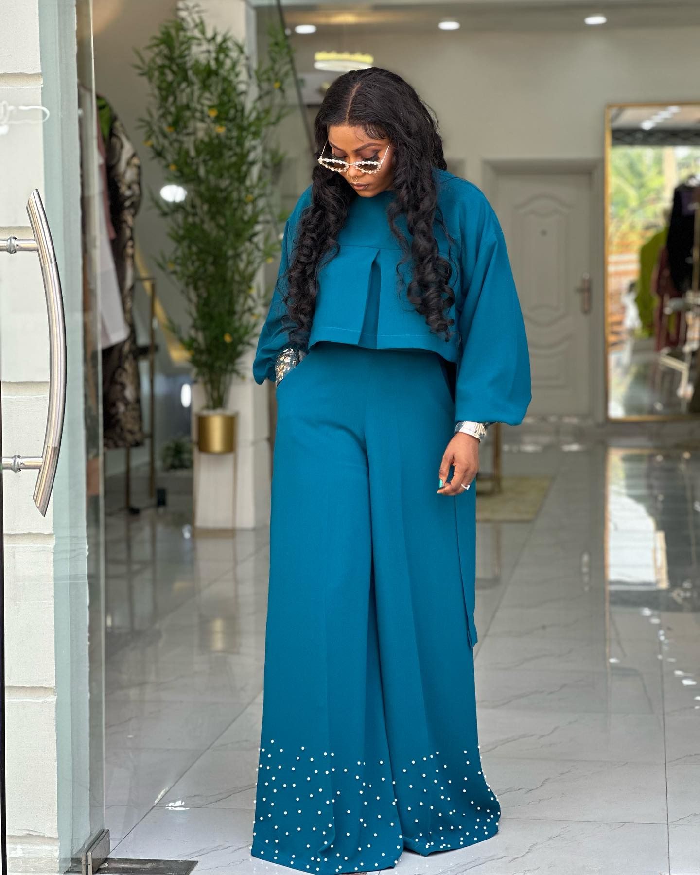 Summer new women's two-piece suit solid color long-sleeved round neck lantern sleeve short coat beaded wide-leg trousers suit is suitable for daily leisure commuting parties.