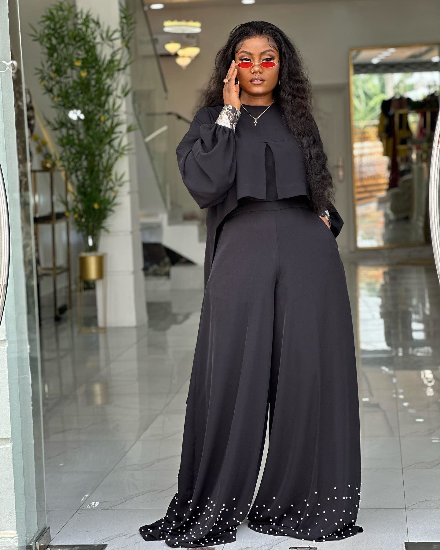 Summer new women's two-piece suit solid color long-sleeved round neck lantern sleeve short coat beaded wide-leg trousers suit is suitable for daily leisure commuting parties.