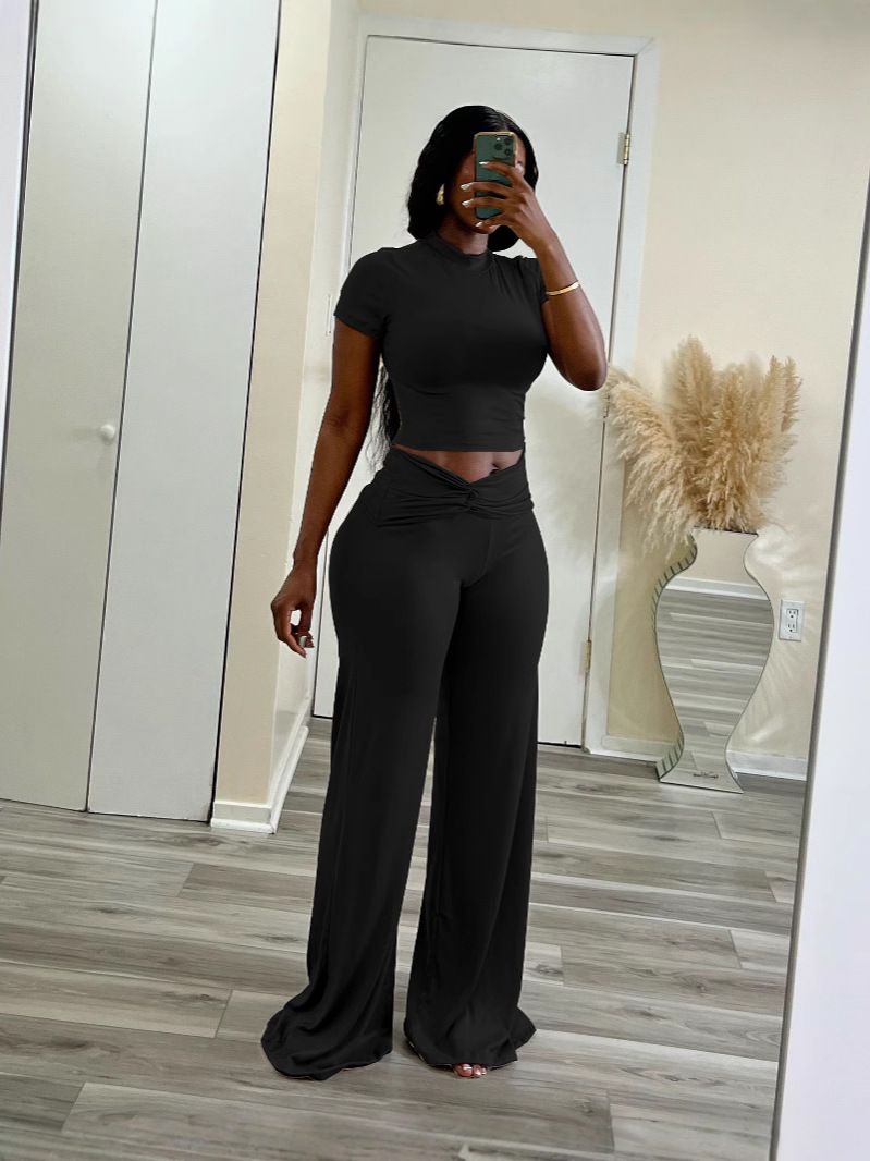 New women's two-piece suit with solid color, short sleeves, high collar and short blouse, casual wide-leg trousers suit is suitable for daily leisure and commuting.