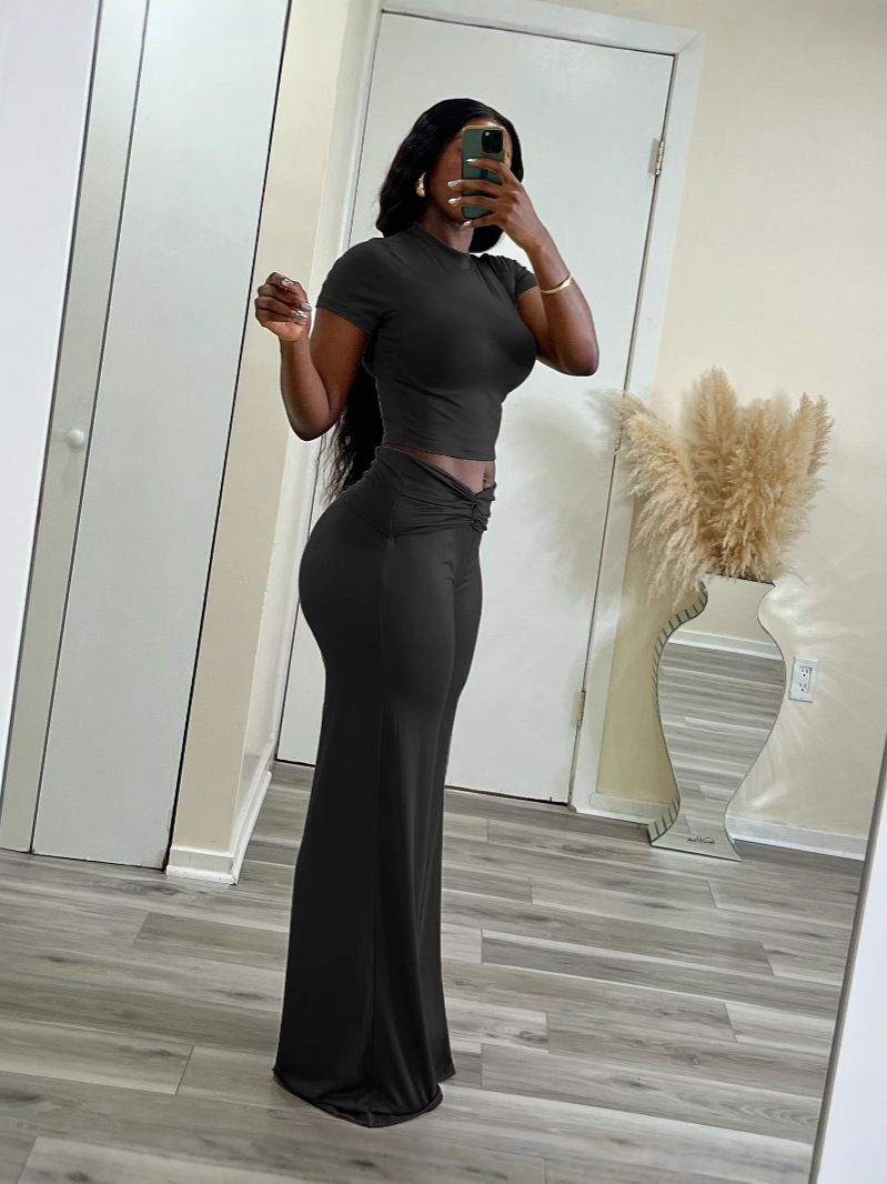 New women's two-piece suit with solid color, short sleeves, high collar and short blouse, casual wide-leg trousers suit is suitable for daily leisure and commuting.