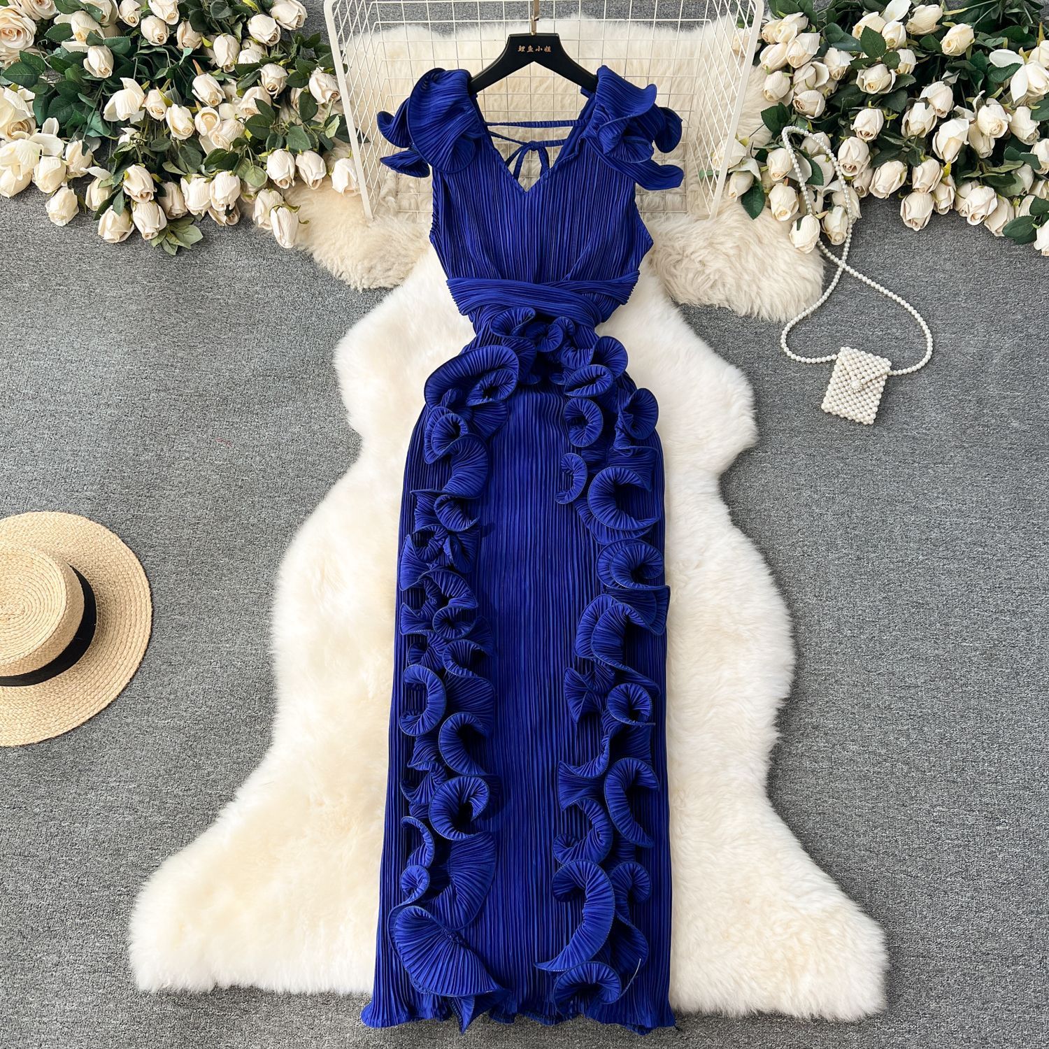 Summer new women's dress sleeveless V-neck banquet high-grade dress high-end luxury pleated three-dimensional ruffled slim long dress suitable for daily leisure party dinner.