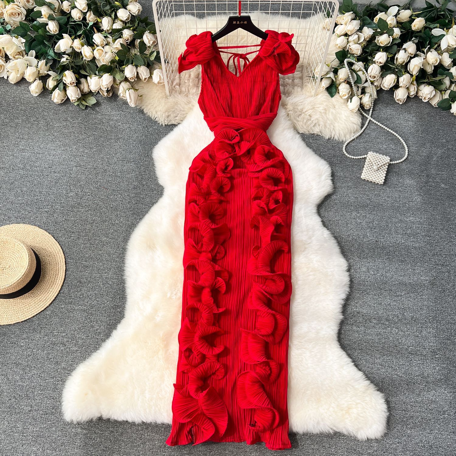 Summer new women's dress sleeveless V-neck banquet high-grade dress high-end luxury pleated three-dimensional ruffled slim long dress suitable for daily leisure party dinner.