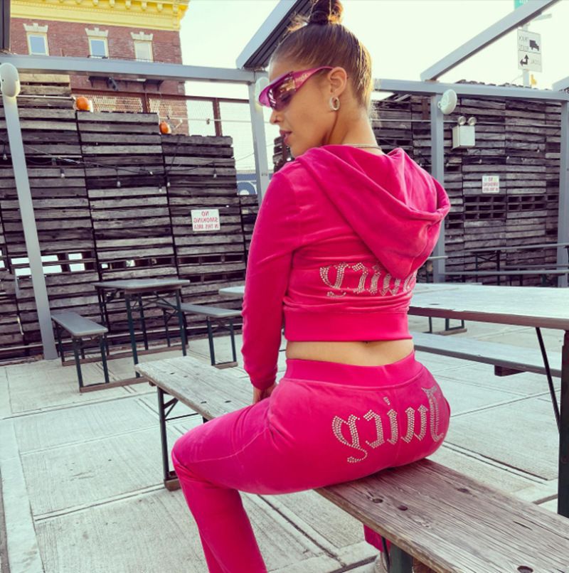 New women's two-piece fashion rhinestone gold velvet hooded zipper coat loose trousers sports casual suit is suitable for daily leisure commuting outdoor sports wear.