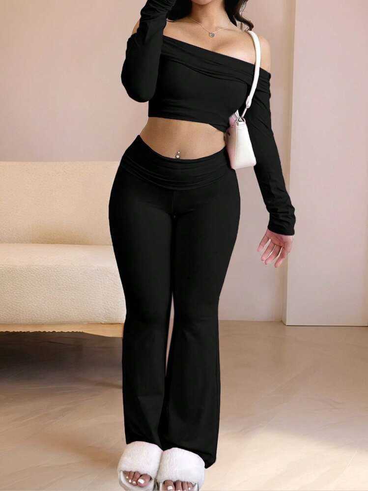 The new women's two-piece suit is fashionable, elegant, solid color, long sleeve, strapless, tight-fitting short coat and slim trousers suit suitable for daily leisure commuting.