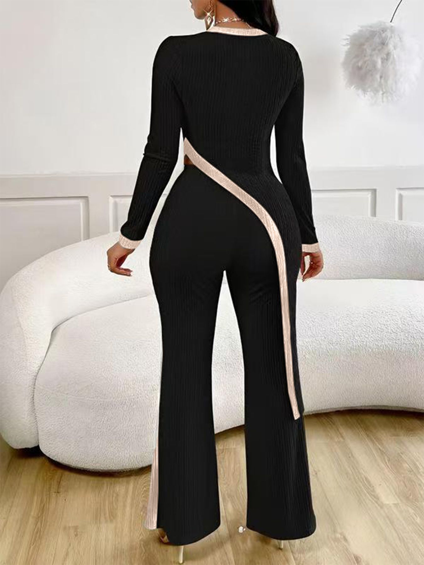 New women's two-piece fashion color matching long-sleeved round neck tight-fitting slim straight trousers suit is suitable for daily leisure commuting.