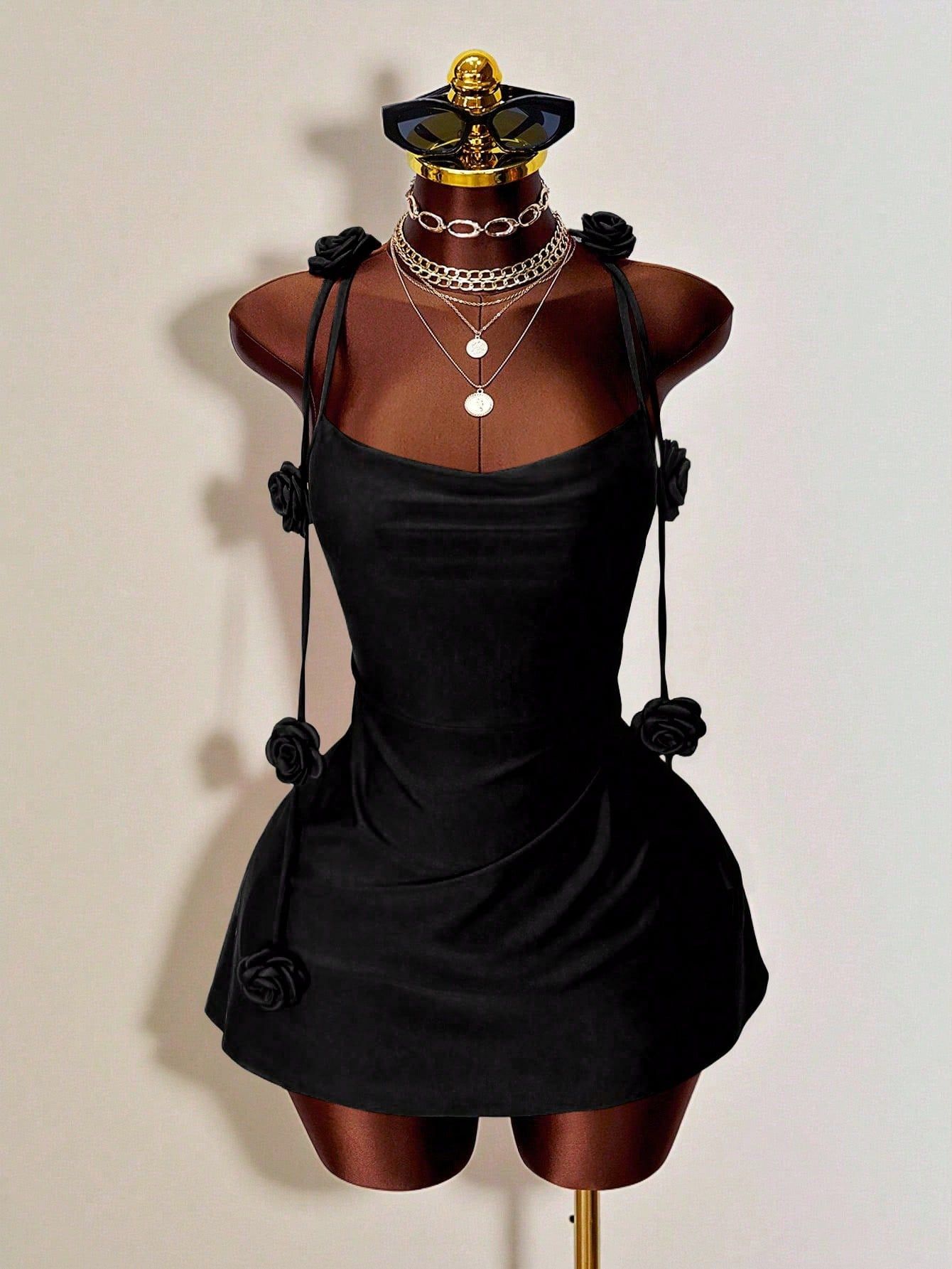 New women's dresses in summer are solid colors, sleeveless suspenders, backless slim hips, and short dresses suitable for daily casual commuting party dresses.