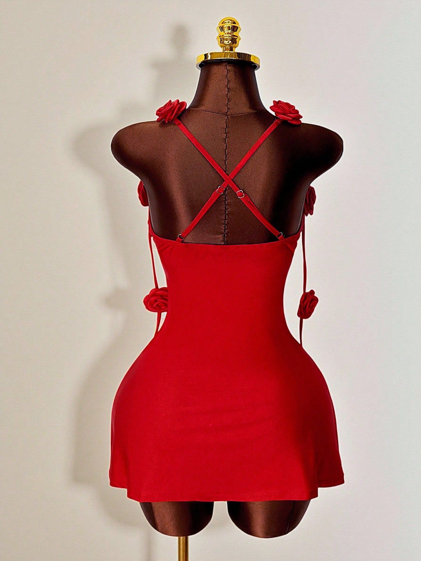 New women's dresses in summer are solid colors, sleeveless suspenders, backless slim hips, and short dresses suitable for daily casual commuting party dresses.