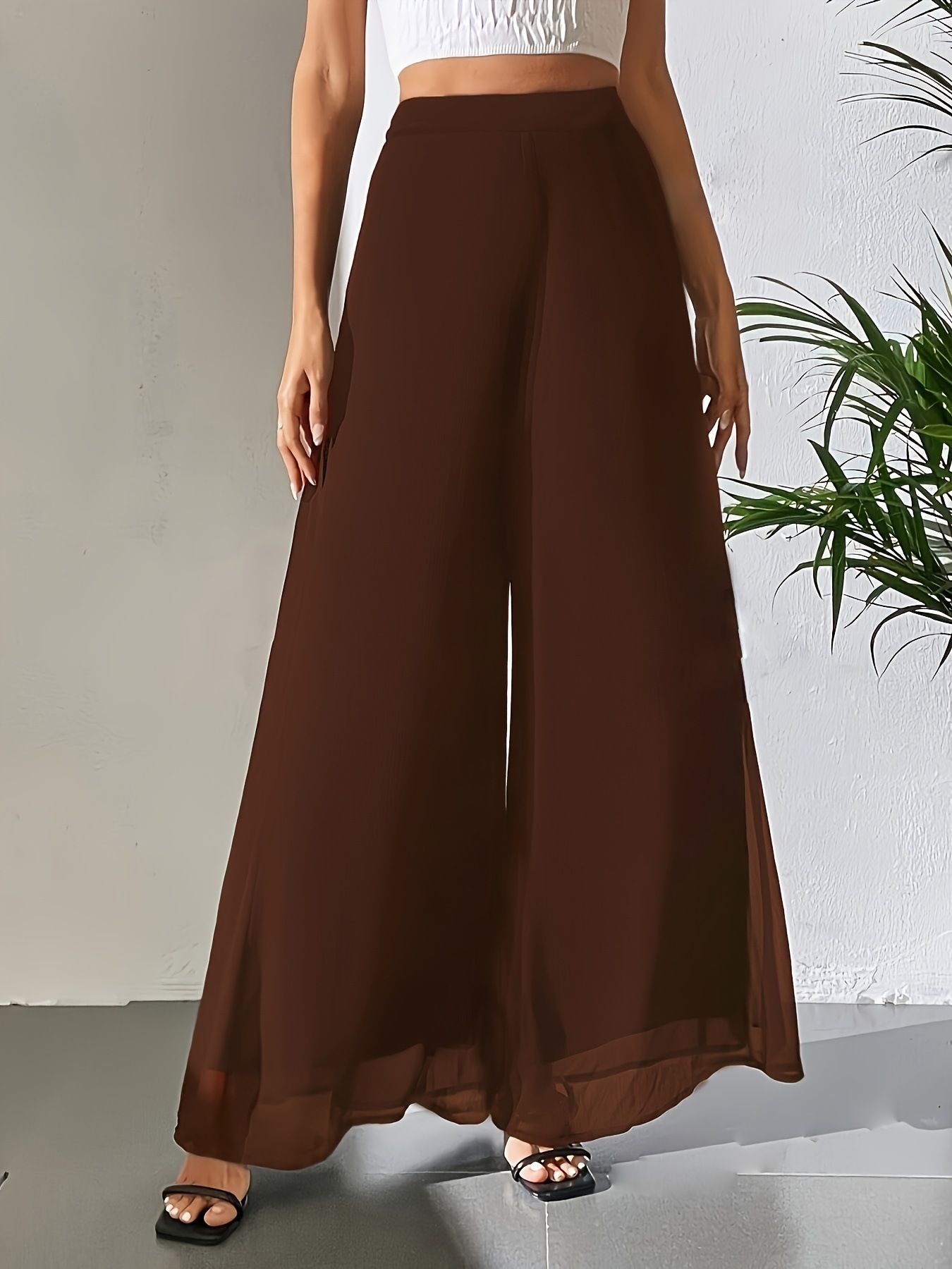 New women's trousers in summer are solid chiffon with high waist and loose wide legs, which are suitable for daily leisure, commuting and office gathering.