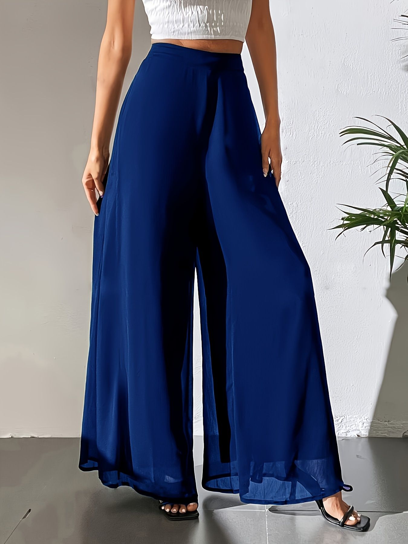 New women's trousers in summer are solid chiffon with high waist and loose wide legs, which are suitable for daily leisure, commuting and office gathering.