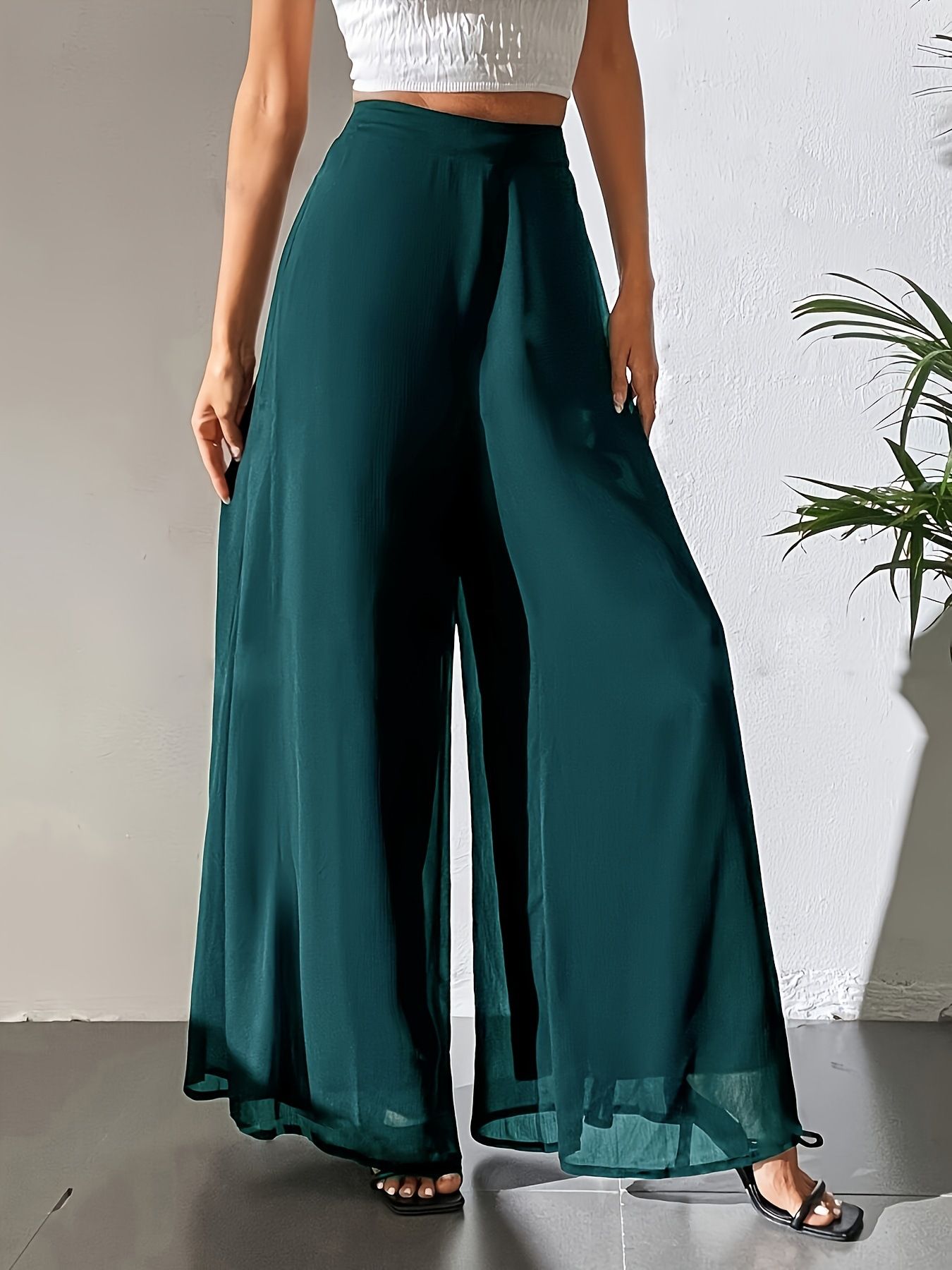 New women's trousers in summer are solid chiffon with high waist and loose wide legs, which are suitable for daily leisure, commuting and office gathering.