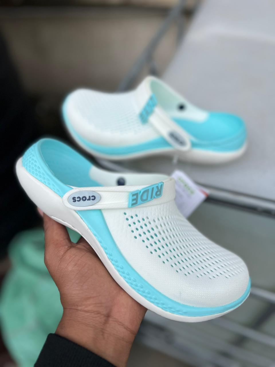 UNISEX ADULT LITERIDE CROCS BREATHABLE AND LIGHTWEIGHT