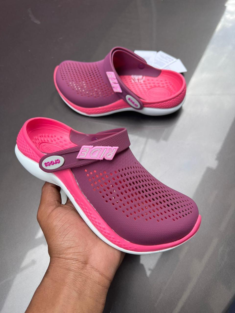 UNISEX ADULT LITERIDE CROCS BREATHABLE AND LIGHTWEIGHT
