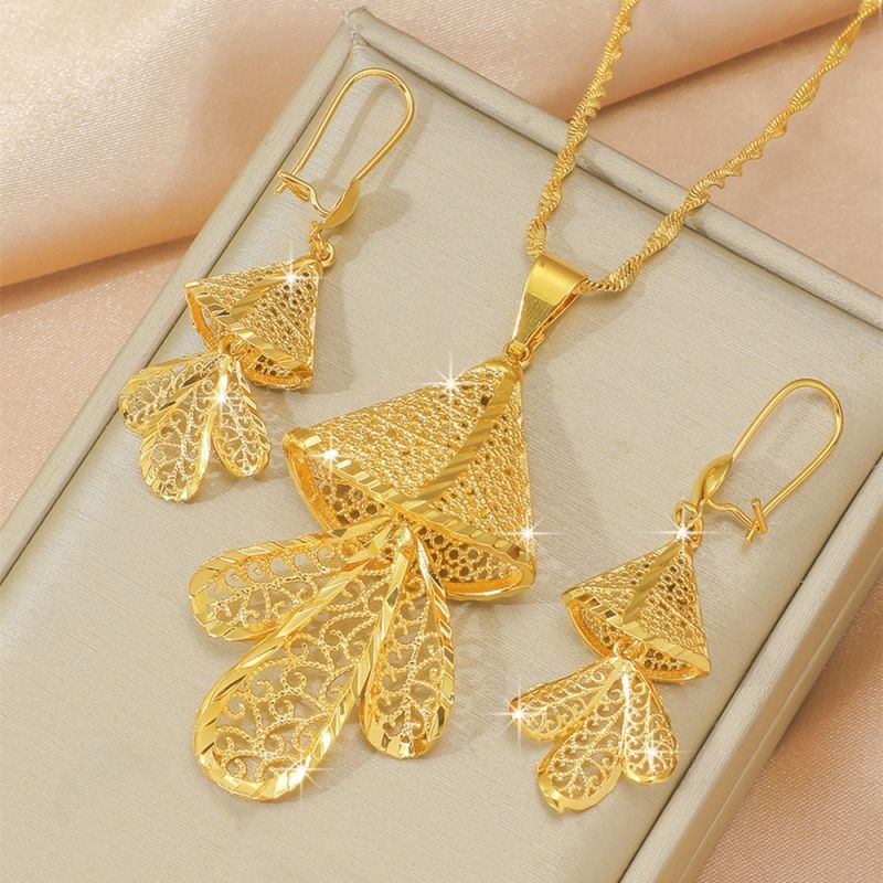 Hot Sale Wedding Copper Gold Plated Jewelry Set Color Retention Sand Gold Leaf & Floral Necklace and Earrings Set for Women