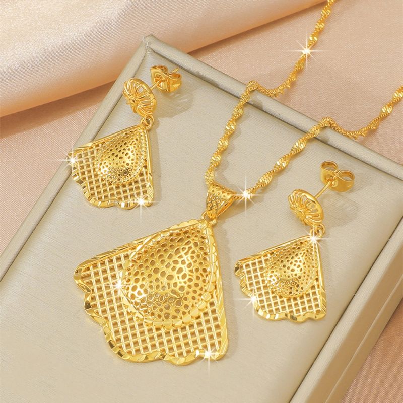 Hot Sale Wedding Copper Gold Plated Jewelry Set Color Retention Sand Gold Leaf & Floral Necklace and Earrings Set for Women