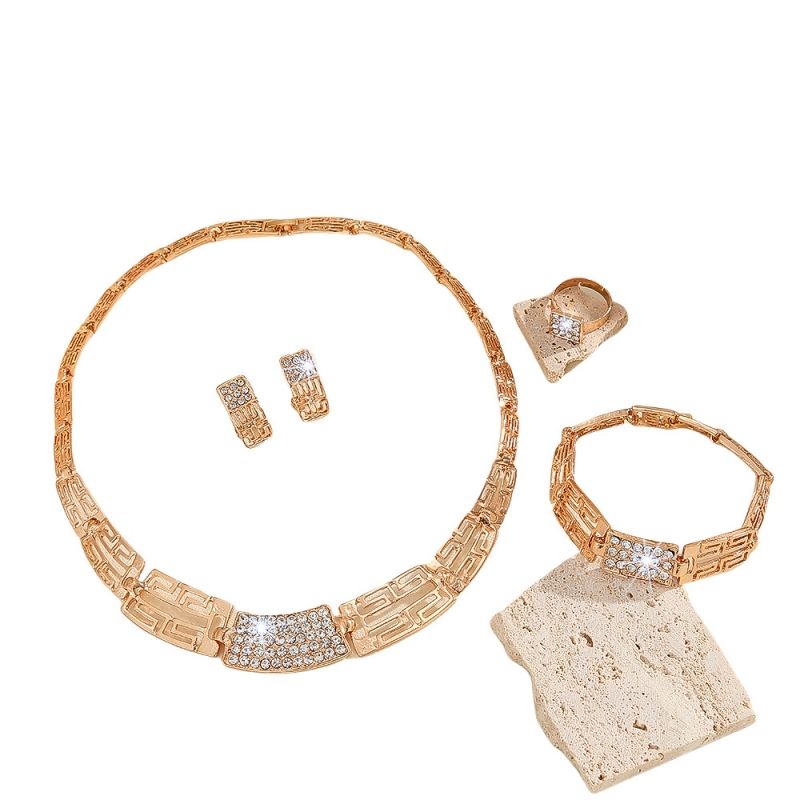 Trendy Hot Sale Light Luxury Alloy Jewelry Set for Women, 4-Piece Shiny Full Rhinestone Jewelry Kit Including Necklace Earrings Ring and Bracelet Elegant Fashion Accessories for Daily Wear & Party