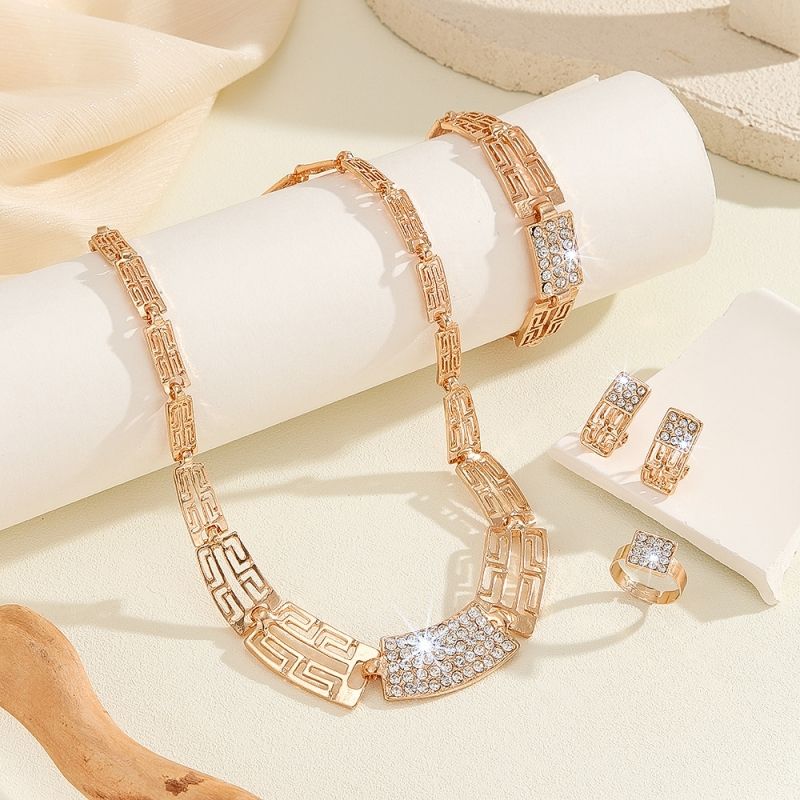 Trendy Hot Sale Light Luxury Alloy Jewelry Set for Women, 4-Piece Shiny Full Rhinestone Jewelry Kit Including Necklace Earrings Ring and Bracelet Elegant Fashion Accessories for Daily Wear & Party