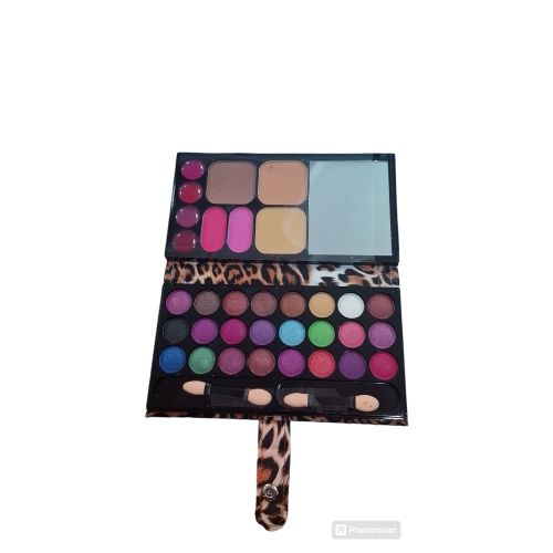 Kiss Touch  Eye Shadow