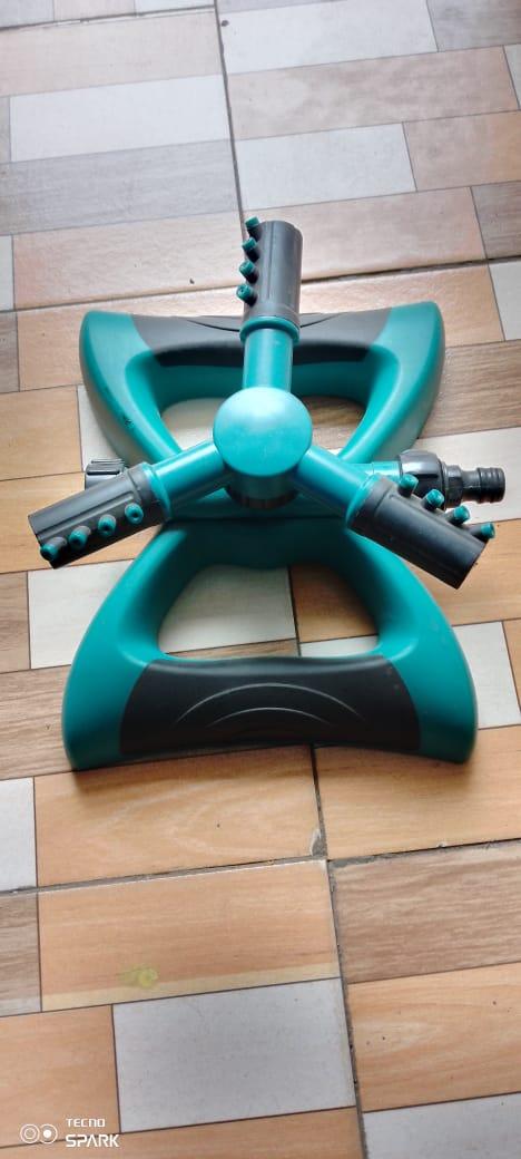 Outdoor Lawn Sprinkler 360 Degree Automatic Rotating Portable Lawn Sprinkler Adjustable Gardening