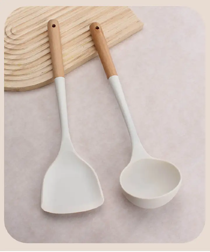 Set of 2PCS Cookware Wooden Handle Silicone Spatula Kitchen Non-Stick Cooking Silicone Spatula Spoon Set Household Cooking Spatula Soup Spoon